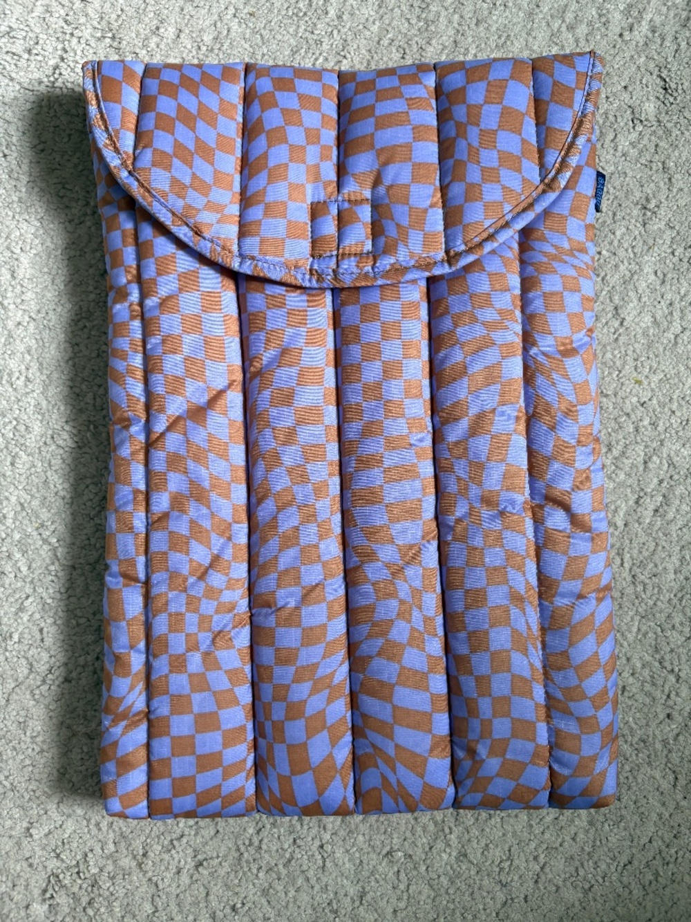 RARE BAGGU TRIPPY CHECKER 16IN LAPTOP SLEEVE
